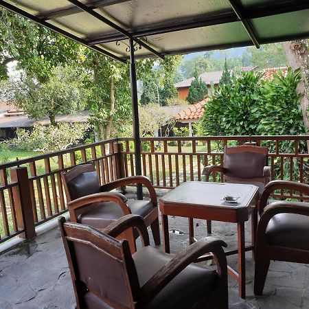 Yehezkiel Hotel Lembang RedPartner Exterior foto